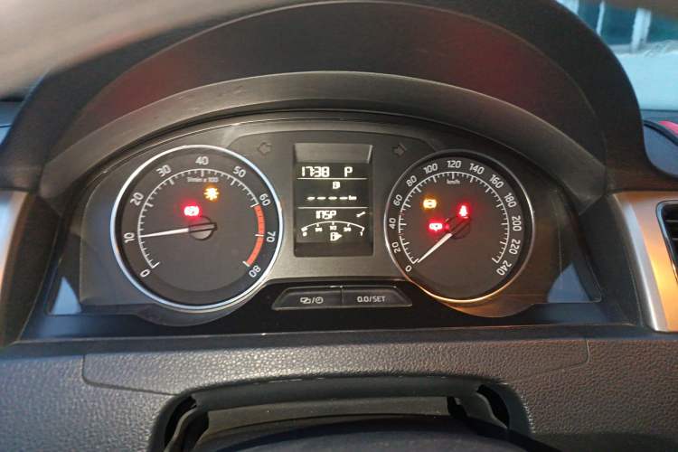 Used Skoda Rapid Spaceback 2014 1.6L Automatic Enjoyment Edition
