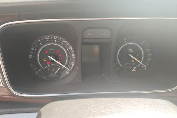 Used Buick GL8 2018 28T Luxury Model China VI Standard