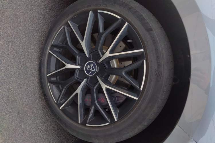 Used BYD Han 2023 EV Champion Edition 610KM All-Wheel-Drive Flagship Model
