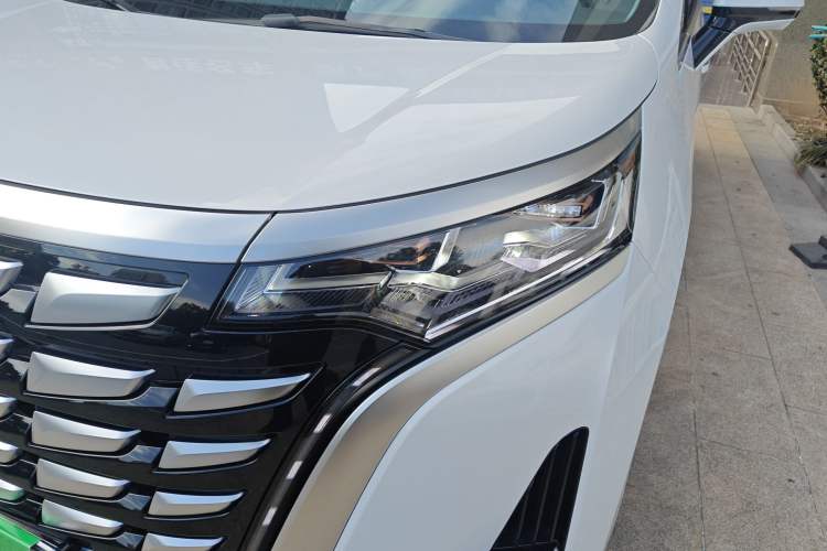 Used Denza D9 2022 DM-i 970 Four-Wheel Drive Flagship Model