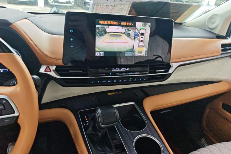 Used Toyota Granvia 2022 2.5L Hybrid Flagship Edition
