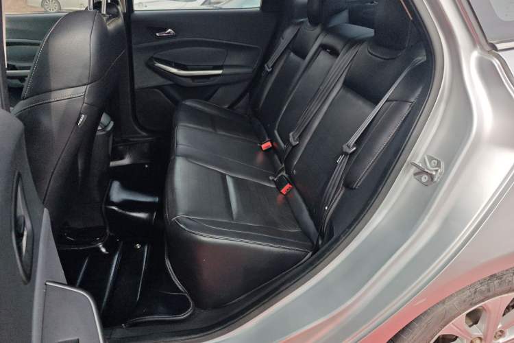 Used Ford Escort 2015 1.5L Automatic Fashion Model
