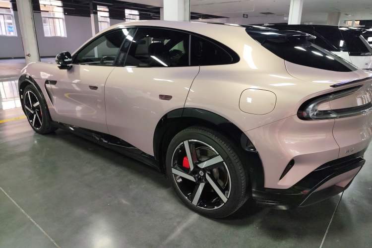 Used Xiaomi Auto YU7 2025 Ultra-Long Range High-Performance All-Wheel-Drive Max Edition
