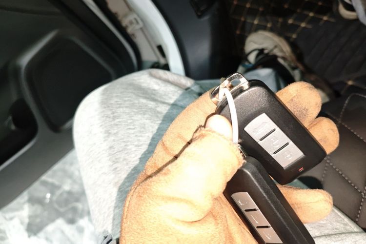 Used Mitsubishi Outlander 2021 2.4L 4x4 Comfort Edition 5 Seats Vehicle Key