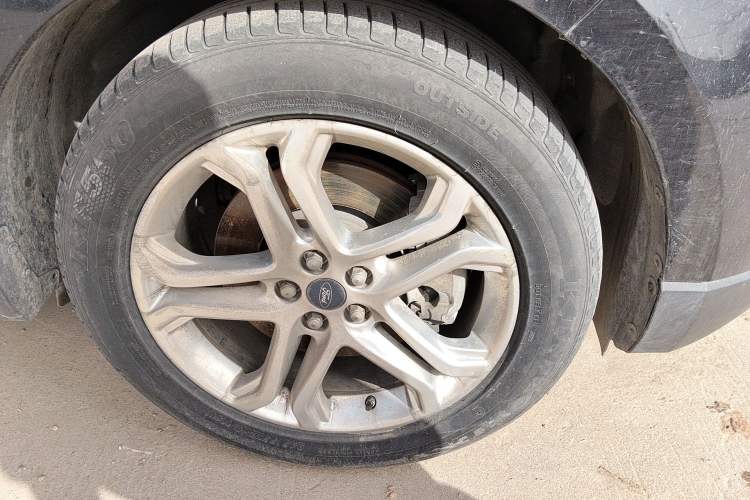 Used Ford Edge 2015 2.0T GTDi 4x4 High-Grade Model
