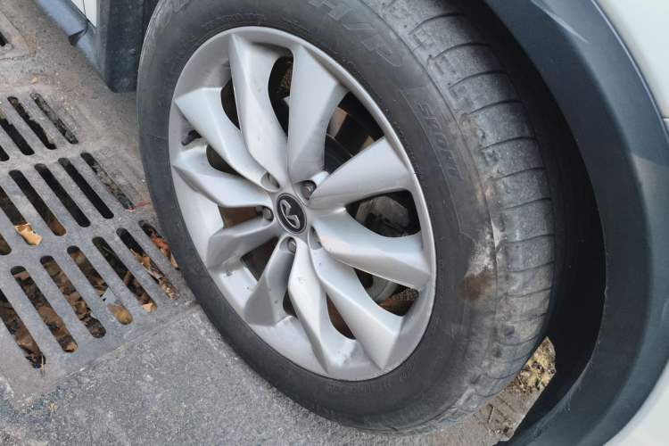 Used Infiniti QX50 2018 2.0T Two-Wheel Drive Fashion Edition Right Front Wheel Hub
