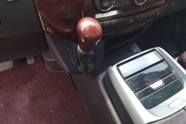 Used Mercedes-Benz Sprinter  Gear Lever