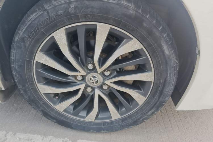 Used Toyota Corolla 2016 Dual-Engine 1.8L E-CVT Elite Edition