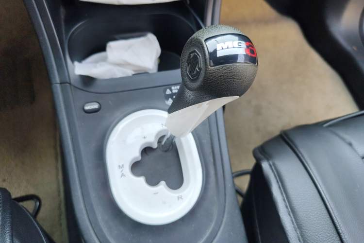 Used MG 3 2013 1.5L AMT Elite Edition Gear Lever