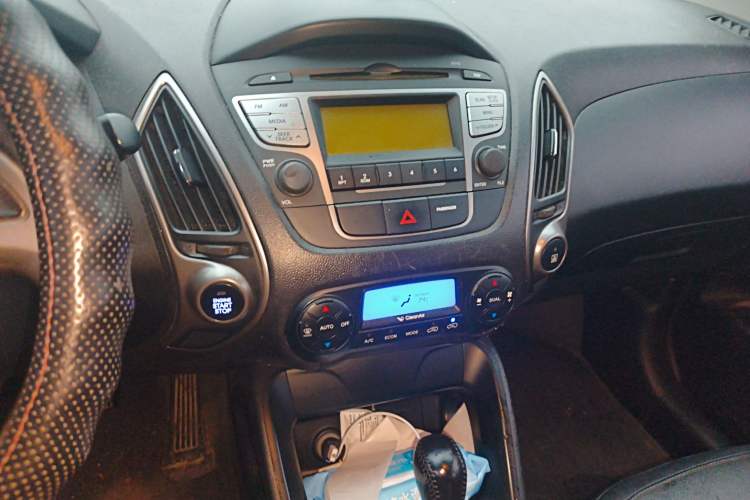 Used Hyundai ix35 2013 2.0L Automatic Two-Wheel Drive Smart GLS China IV Standard
