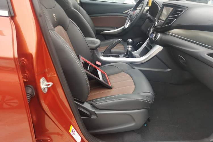 Used BYD Song 2017 Gaishi Upgrade Edition 1.5TI Manual Elite Model
