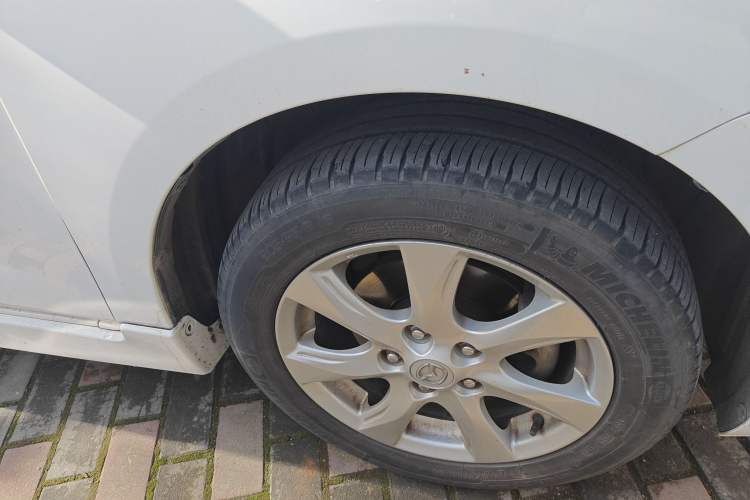 Used Mazda 3 2015 Sedan 2.0L Automatic Sport Model Right Front Wheel Hub