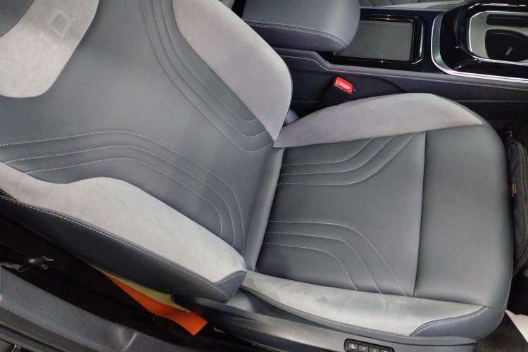 Used Volkswagen ID.4 CROZZ 2021 Long-Range Lite PRO Two-Wheel Drive Version
