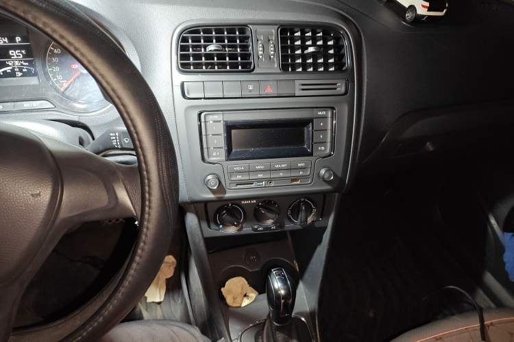 Used Volkswagen Polo 2016 1.4L Automatic Trendy Model Audio And AC Panel