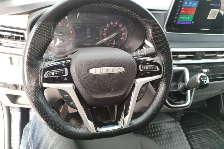 Used Iveco Fidato 2023 C30 Passenger Van 2.0T 93kW Manual Transmission Xingtu Edition Low Roof Steering Wheel