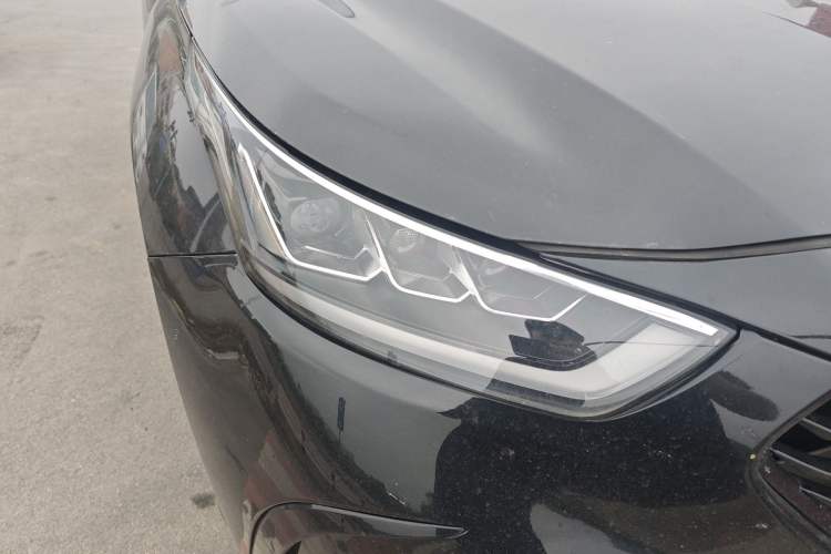 Used Toyota Crown Kluger 2022 2.0T Four-Wheel Drive Enjoyment Edition Right Front Headlight