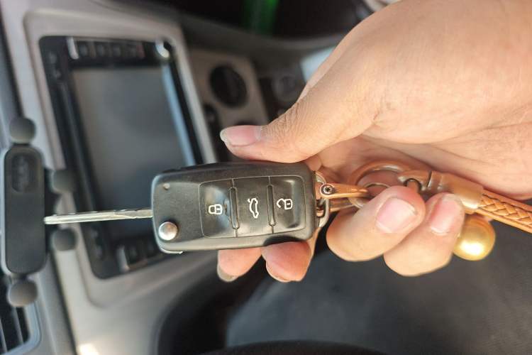 Used Volkswagen Lavida 2013 Revised Classic 1.6L Manual Fashion Edition Vehicle Key