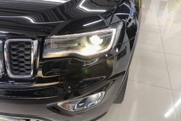 Used Jeep Grand Cherokee (Import) 2020 3.0L Elite Navigation Edition
