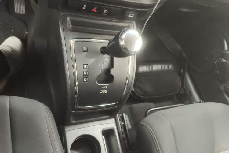 Used Jeep Compass 2012 2.4L four-wheel-drive sport version
