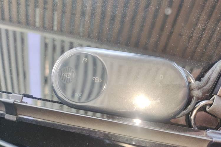 Used Hima AITO M8 2025 Extended-Range Max+ Version 53.4 kWh 6-Seater Edition