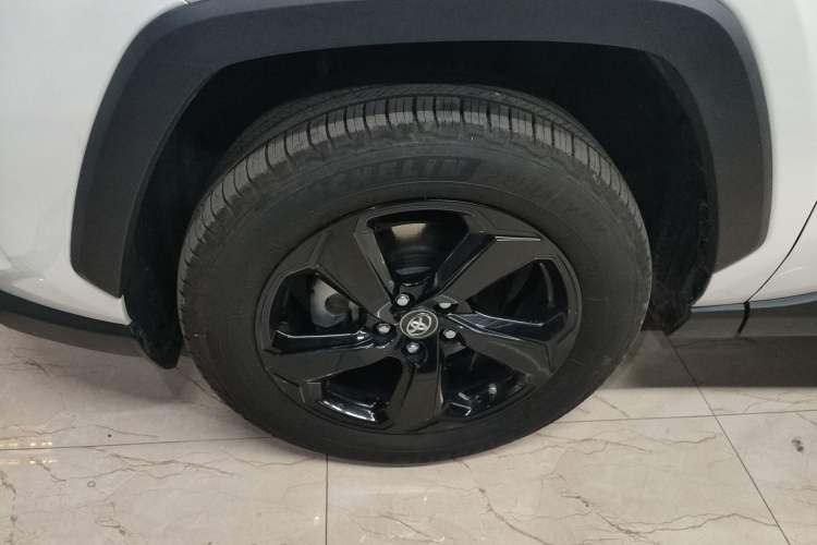 Used Toyota RAV4 2022 Dual-Engine 2.5L E-CVT Four-Wheel Drive Elite Plus Edition Exterior 4