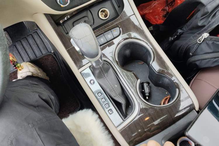 Used Buick Verano 2018 Sedan 15S Automatic Leading Model Gear Lever