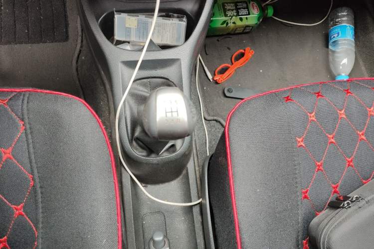 Used Nissan Livina 2013 Jingrui 1.6XL Manual Comfort Edition Gear Lever