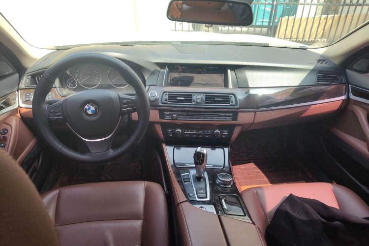 Used BMW 5 Series 2014 528Li Leading Model