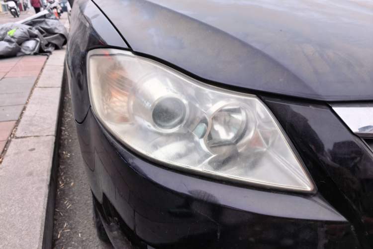 Used Haima Puxima 2010 1.8L Automatic 7-Seater Luxury Right Front Headlight