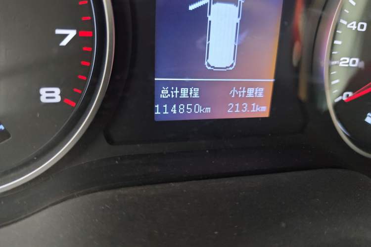 Used JAC Refine M4 2016 2.0L Manual Luxury Version