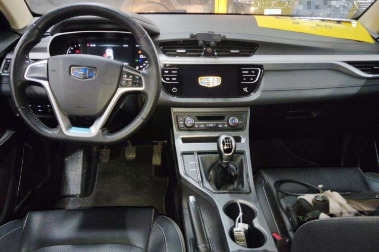 Used Geely Auto Emgrand 2018 1.5L Manual Upward Connect Edition Center Console