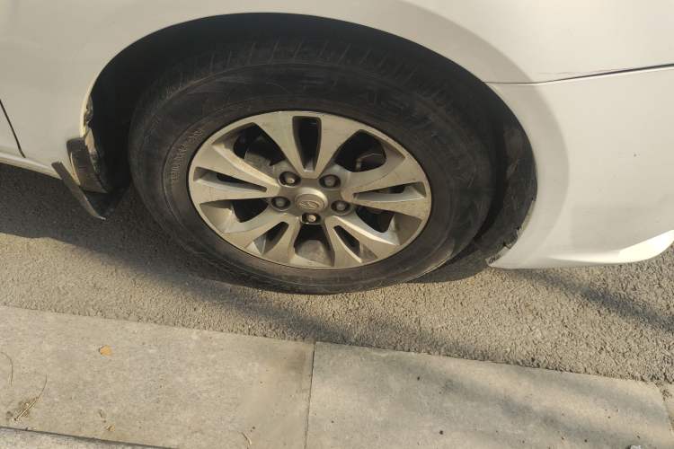 Used Soueast V5 Lingzhi 2017 1.5L Manual New Generation Model Right Front Wheel Hub