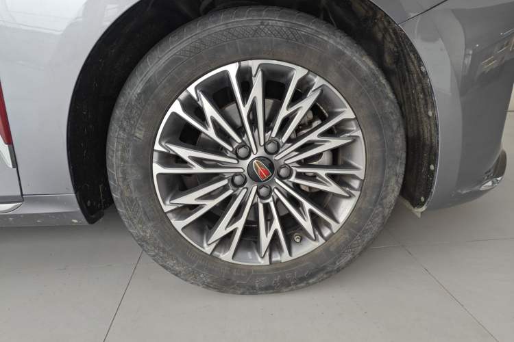 Used Hongqi H5 2023 1.5T DCT Smart Connect Flagship Edition Right Front Wheel Hub