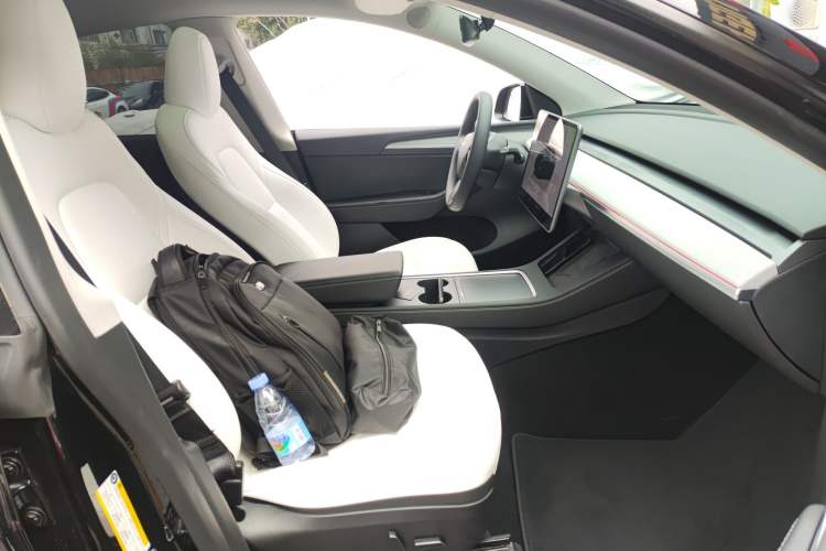 Used Tesla Model Y 2023 Long-Range All-Wheel-Drive Version