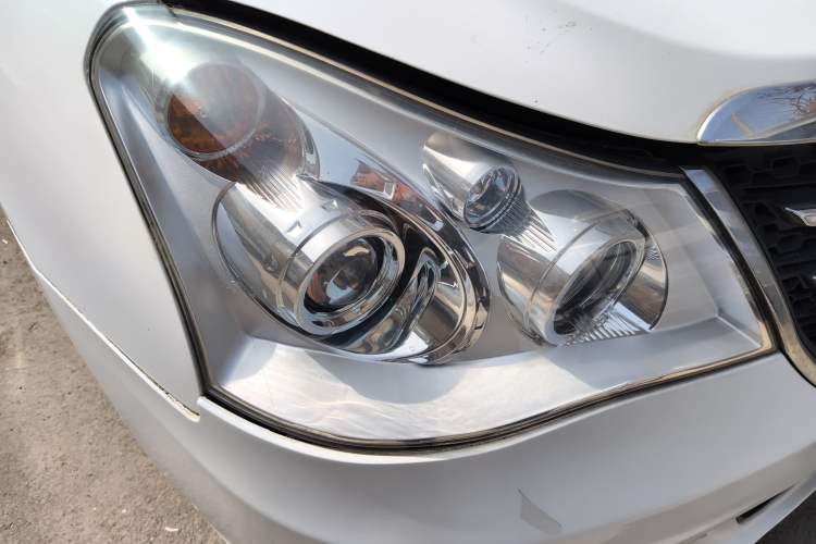 Used Dongfeng Aeolus A60 2014 1.6L Automatic Prestige Model Right Front Headlight