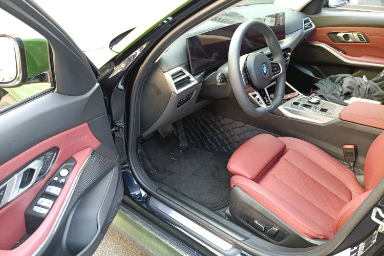 Used BMW i3 2025 eDrive 35 L Driver Seat