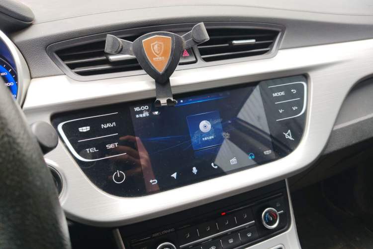 Used Geely Auto Vision 2018 1.5L Automatic Happiness Edition Audio And AC Panel