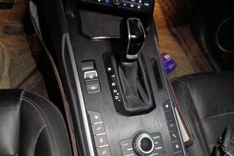 Used Wey VV7 2017 VV7c 2.0T Flagship Model Gear Lever