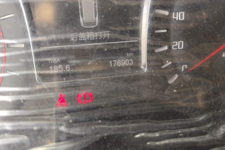 Used GAC Trumpchi GS4 2015 200T Manual Elite Edition Odometer Close Up