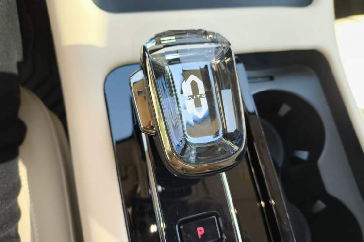 Used Hima AITO M7 2024 1.5T Intelligent Driving Rear-Drive Pro Version 5 Seats Ternary Lithium Battery Gear Lever