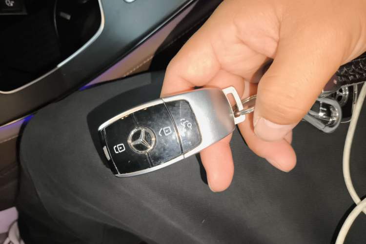 Used Mercedes-Benz E-Class 2019 Restyled E 300 L Sport Luxury Edition Vehicle Key