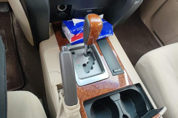 Used Toyota Land Cruiser 2012 4.0L Automatic GX-R Gear Lever