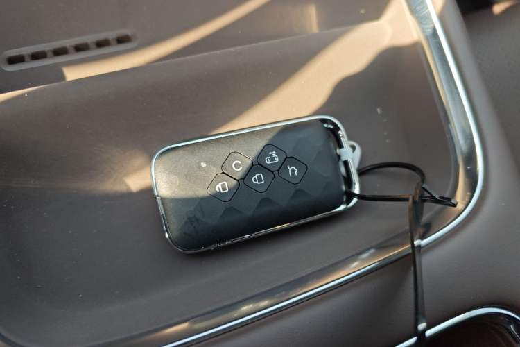 Used Wuling Wuling Starlight 730 2025 Model Plug-in Hybrid 125km Luxury Edition
