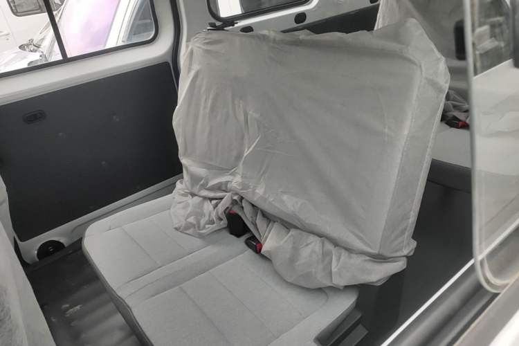 Used Wuling Yangguang 2025 Model 400km Bus Edition—Comfort Edition
