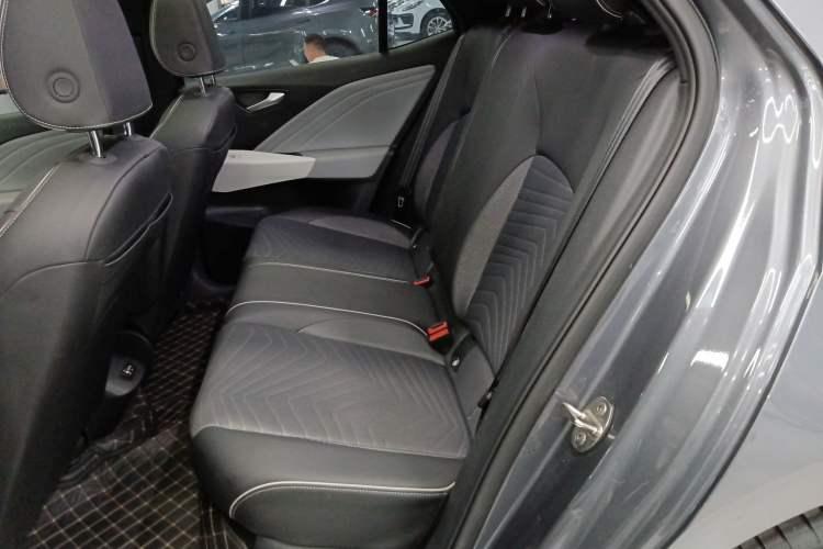 Used Volkswagen ID.3 2025 Smart Model Outstanding Oxygen Edition
