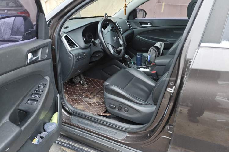 Used Hyundai Tucson 2018 1.6T Dual-Clutch Two-Wheel Drive 15th Anniversary Special Edition
