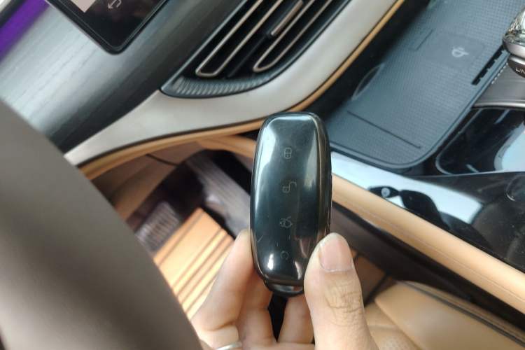 Used Denza D9 2022 DM-i 970 Four-Wheel Drive Prestige Model