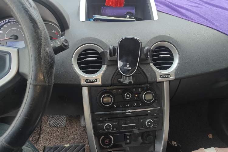 Used Renault Koleos 2013 2.5L Two-Wheel-Drive Urban Edition
