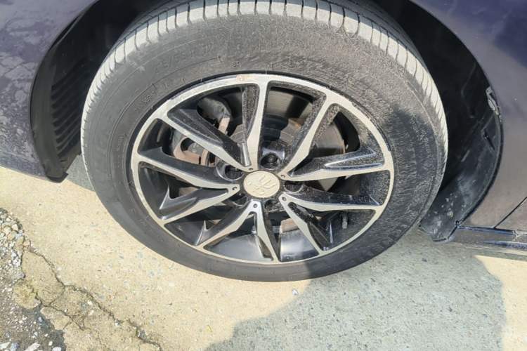 Used BYD Song MAX 2017 1.5T Automatic Smart Connect Luxury 7-Seater Left Front Wheel Hub