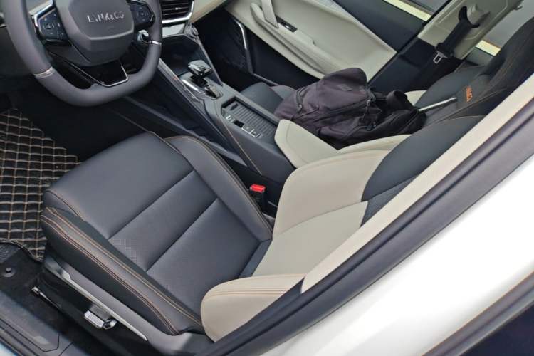 Used Lynk & Co 06 EM-P 2022 PHEV 84 km Range Pro Version
